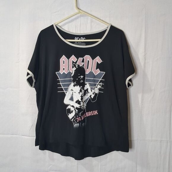 AC/DC Short Sleeve Band T-shirt Women's Plus Size 2xl *fits smaller* - Picture 1 of 6
